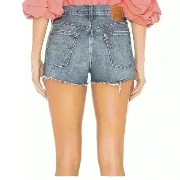 NWT LEVI'S Button Fly 501 Shorts High Rise Distressed Straight Leg 31 - Picture 2 of 9